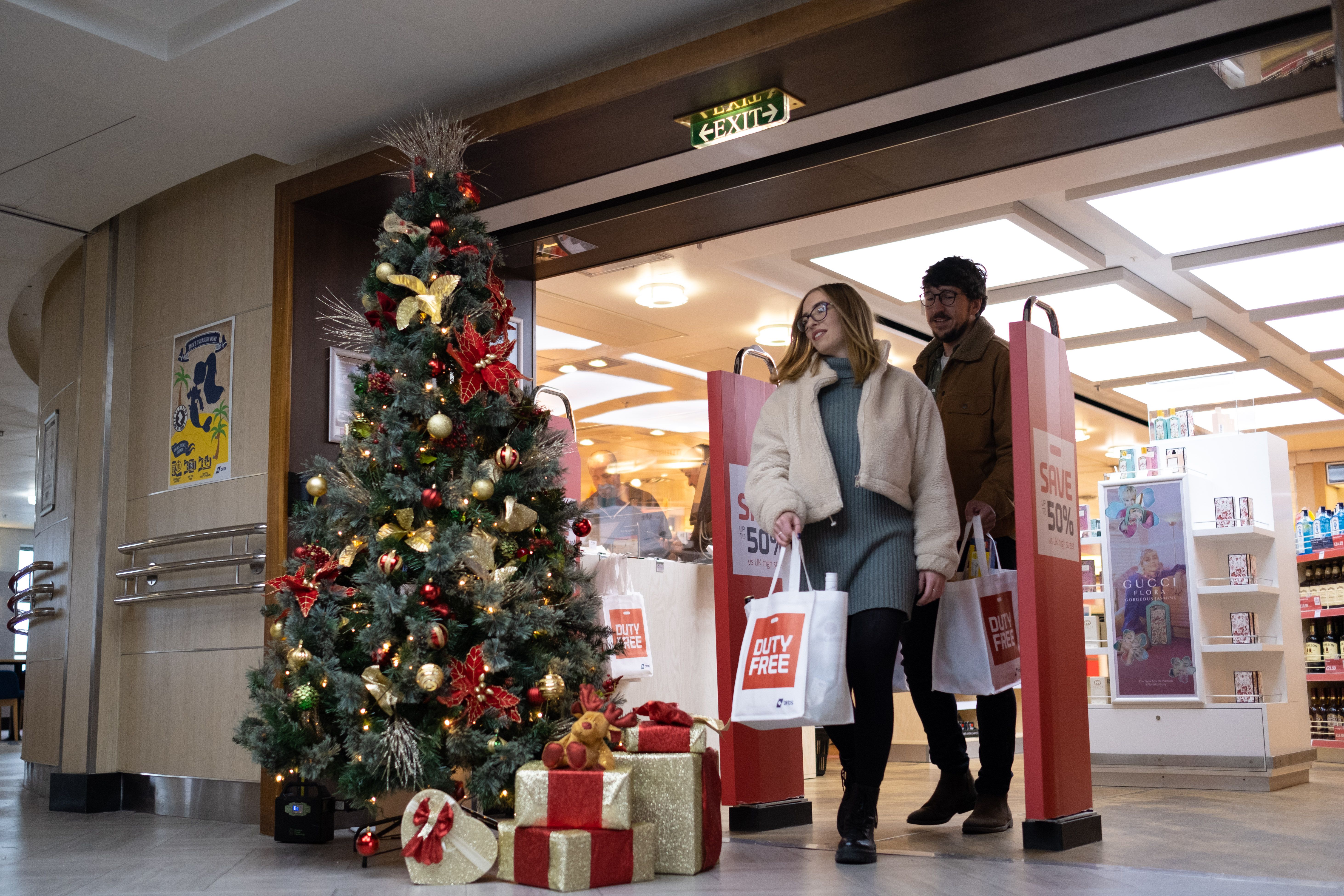 032_Festive Shoot_Dunkirk_Couple-28.JPG