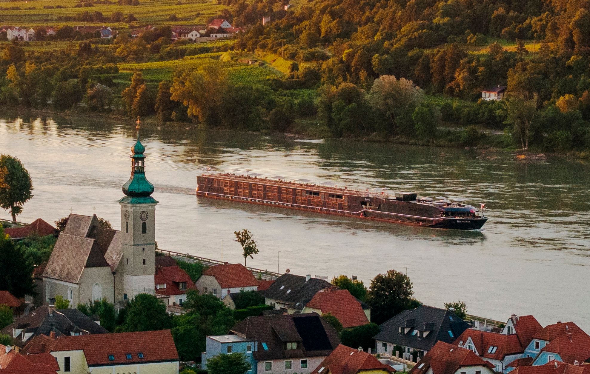 APT river cruise