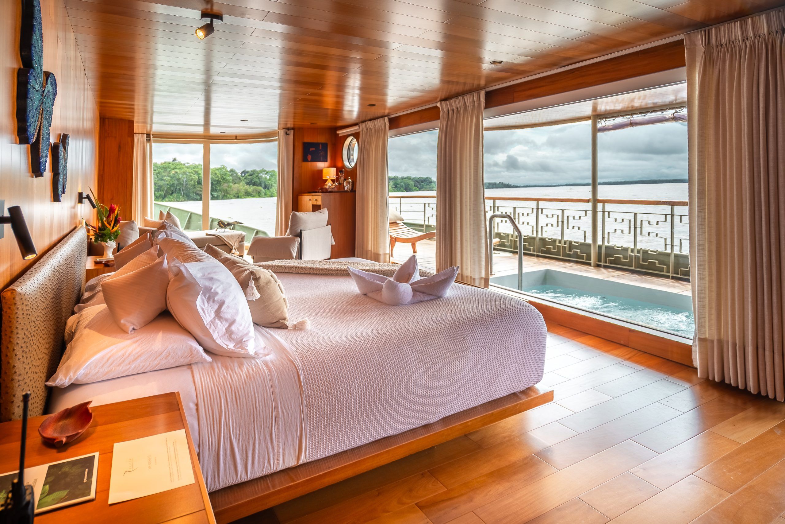 Delfin amazon cruise ship