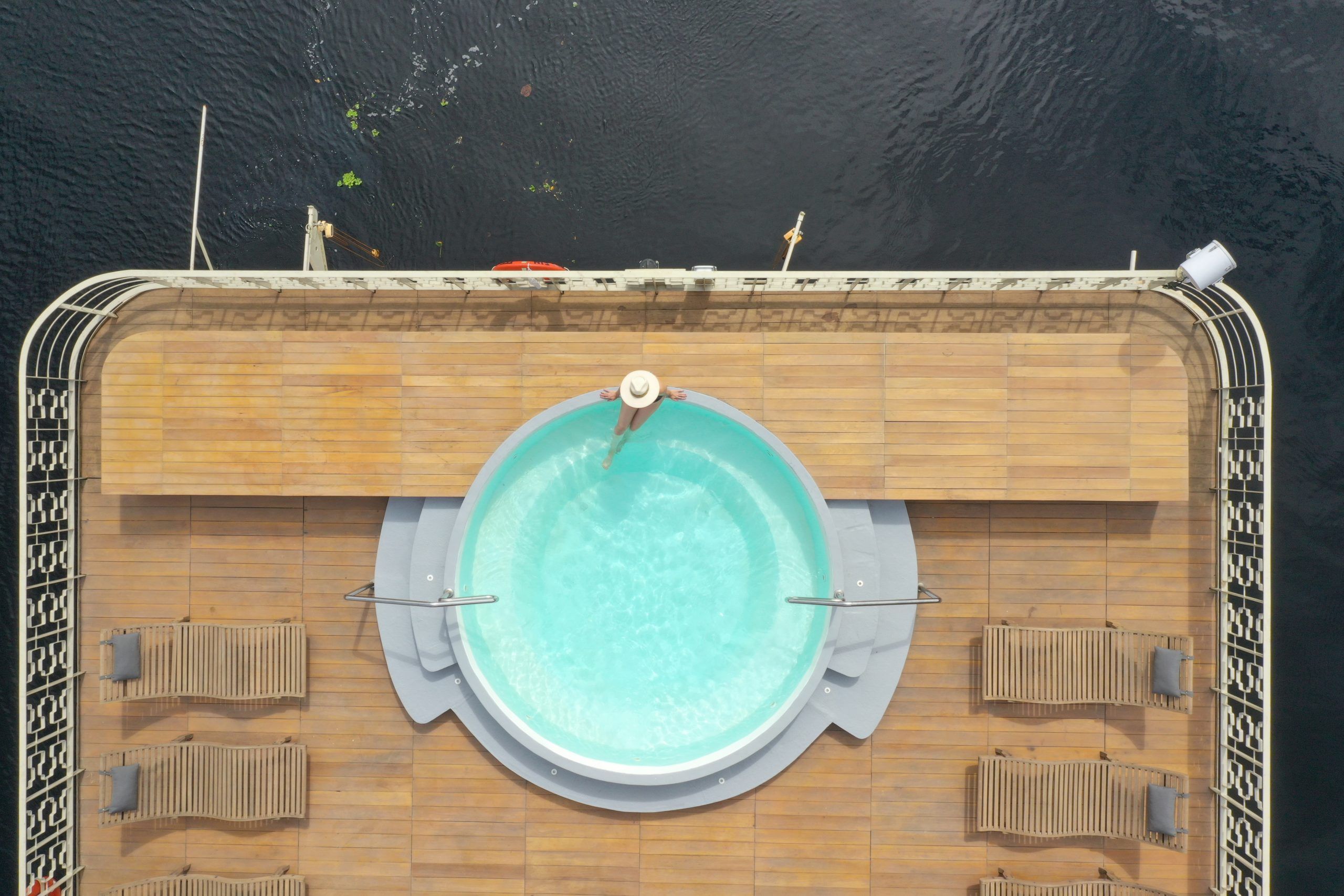 Delfin amazon cruise ship