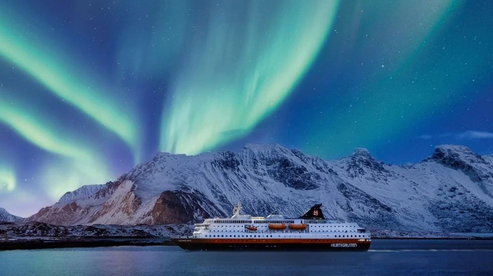 Hurtigruten northern lights.jpg
