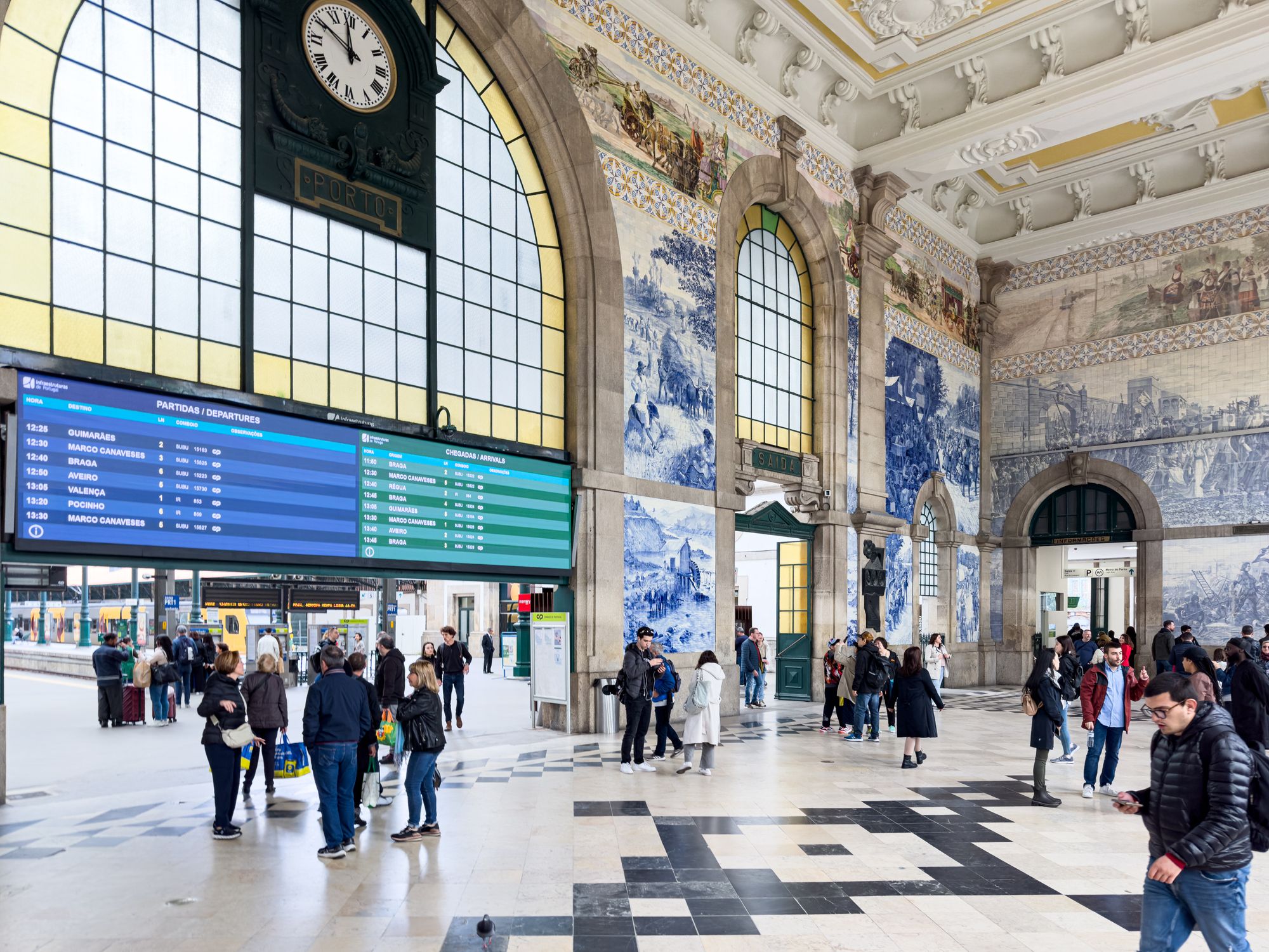 São Bento railway station