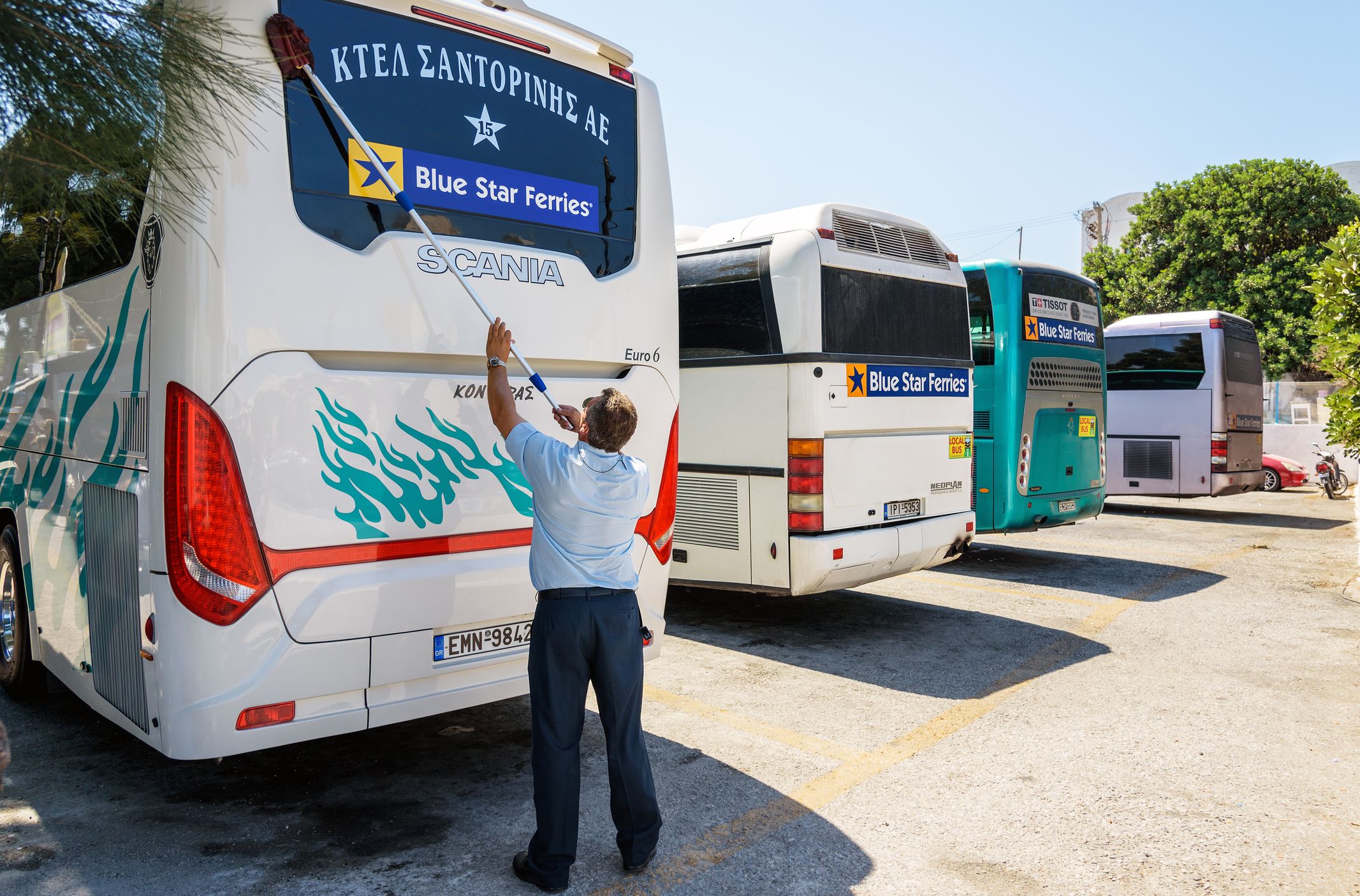 santorini coaches