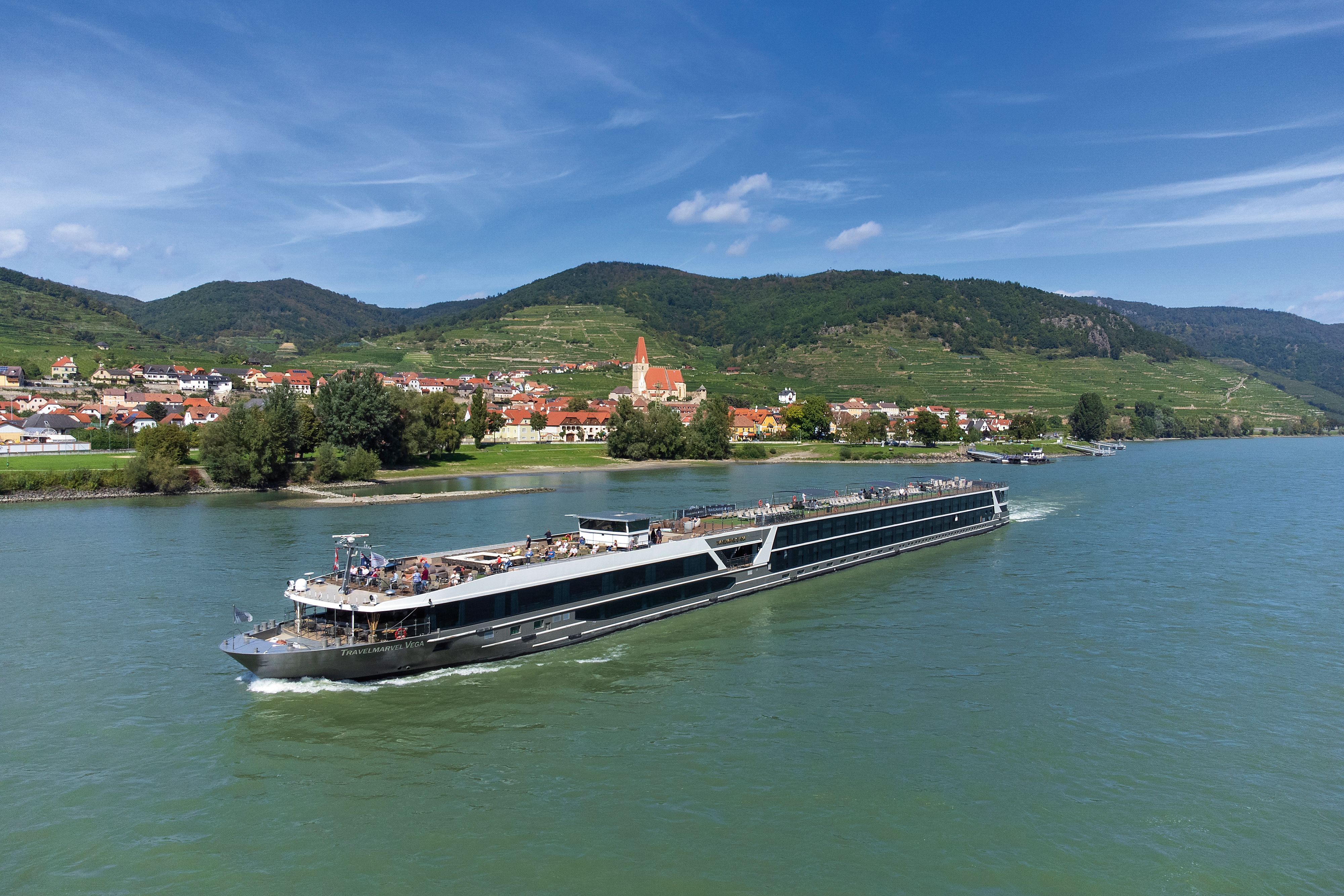 t-eu-vega-river-ship-exterior-01-2022-high-res-cmyk.jpg